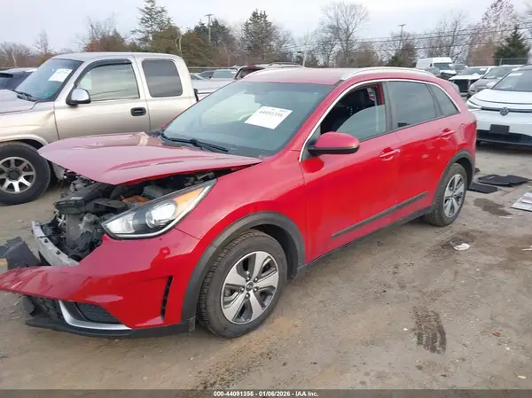 KNDCB3LC3J5148355 2018 KIA NIRO - Image 2