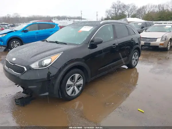 KNDCB3LC3J5151420 2018 KIA NIRO - Image 2