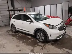 KNDCB3LC3J5152017 2018 KIA NIRO