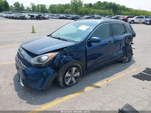 KNDCB3LC3J5153992 2018 KIA NIRO - Image 2