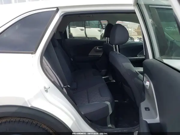 KNDCB3LC3J5158769 2018 KIA NIRO - Image 8