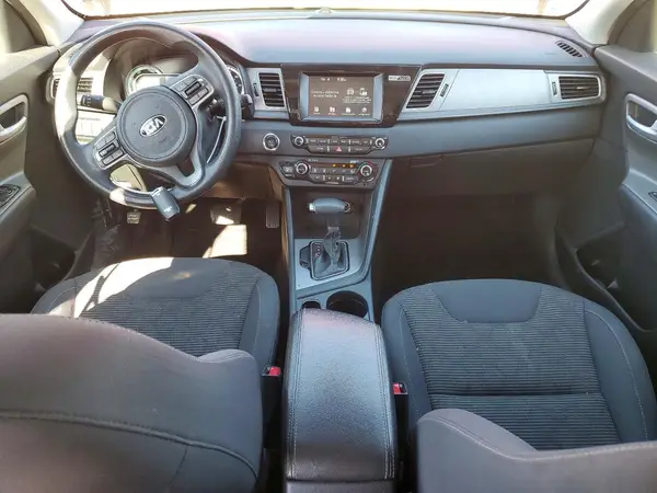 KNDCB3LC3J5164622 2018 KIA NIRO - Image 8