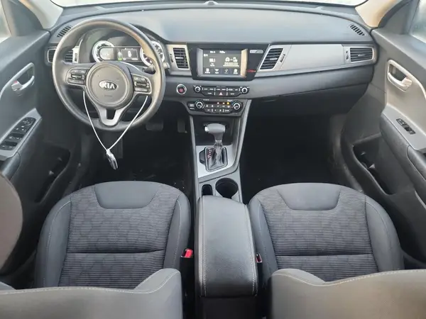 KNDCB3LC3J5170128 2018 KIA NIRO - Image 8