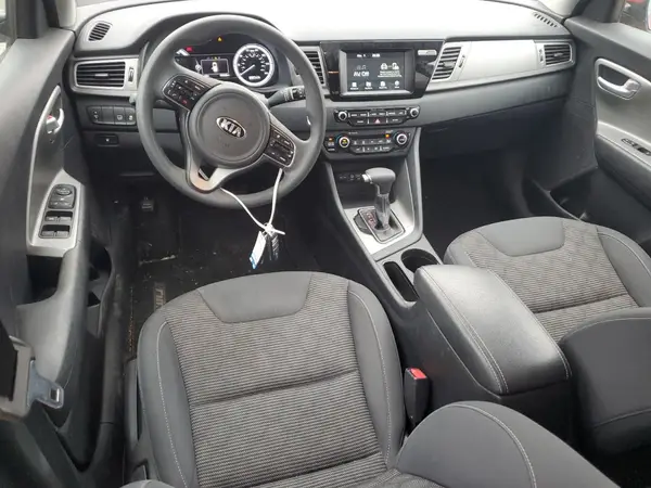 KNDCB3LC3J5176186 2018 KIA NIRO - Image 8