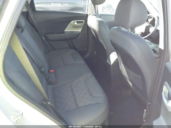KNDCB3LC3J5178455 2018 KIA NIRO - Image 8