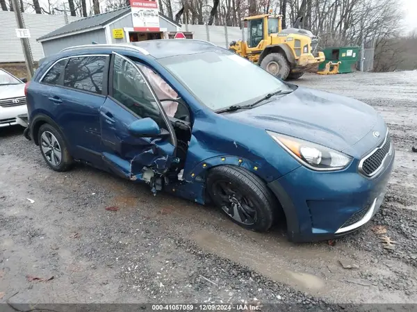 KNDCB3LC3J5178682 2018 KIA NIRO - Image 1