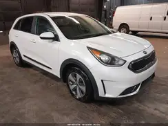 KNDCB3LC3J5186913 2018 KIA NIRO