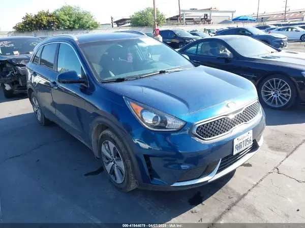 KNDCB3LC3J5204701 2018 KIA NIRO - Image 1