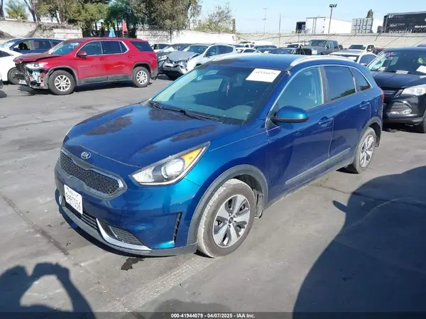 KNDCB3LC3J5204701 2018 KIA NIRO - Image 2