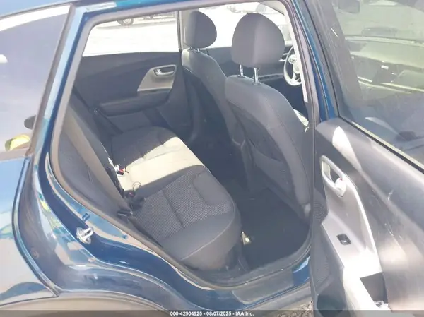 KNDCB3LC3J5205010 2018 KIA NIRO - Image 8