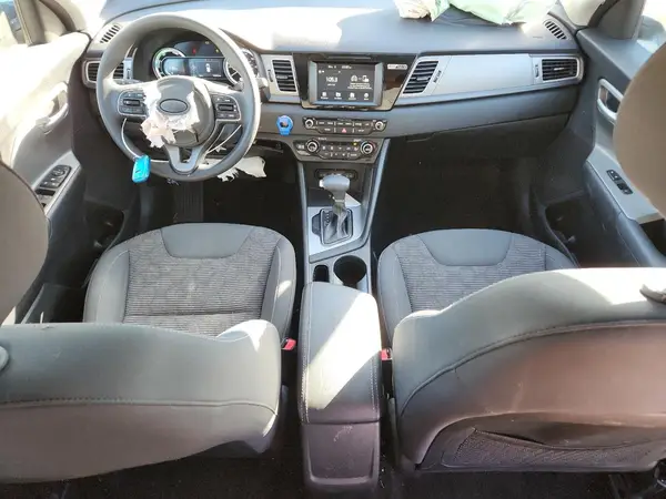 KNDCB3LC3J5205511 2018 KIA NIRO - Image 8