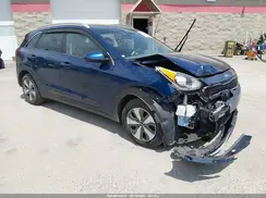KNDCB3LC3J5206139 2018 KIA NIRO
