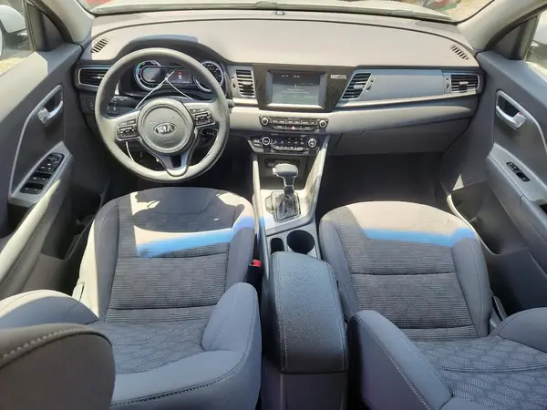 KNDCB3LC3J5206660 2018 KIA NIRO - Image 8