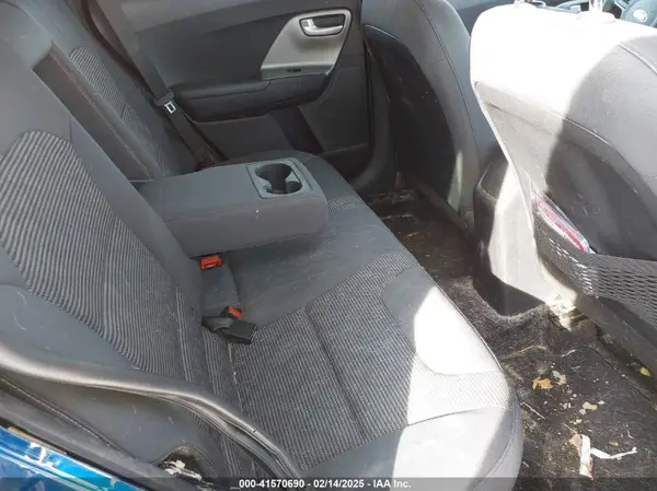 KNDCB3LC3J5210563 2018 KIA NIRO - Image 8