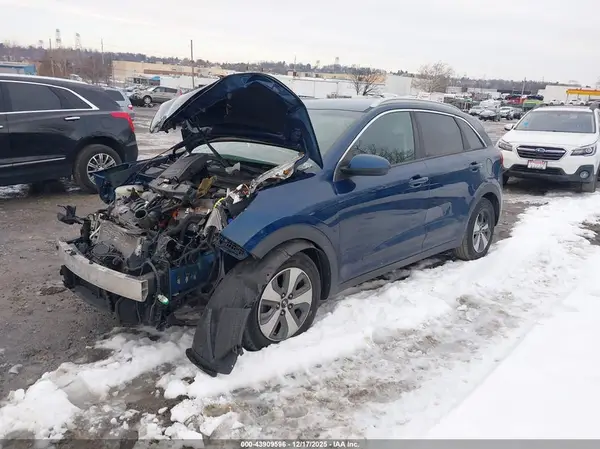 KNDCB3LC3J5211146 2018 KIA NIRO - Image 2