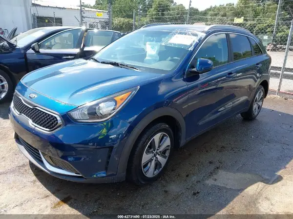 KNDCB3LC3J5212748 2018 KIA NIRO - Image 2