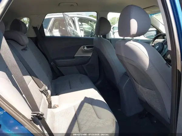 KNDCB3LC3J5212748 2018 KIA NIRO - Image 8
