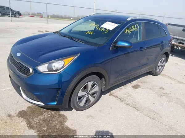 KNDCB3LC3K5216526 2019 KIA NIRO - Image 2