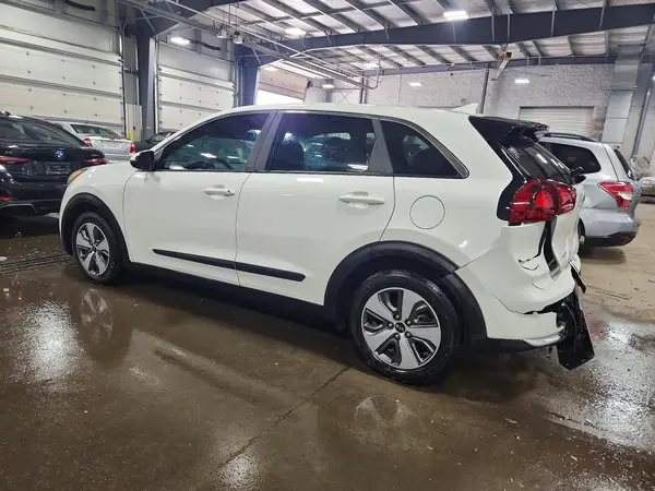 KNDCB3LC3K5225145 2019 KIA NIRO - Image 2