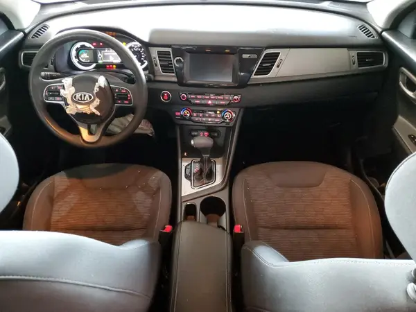 KNDCB3LC3K5234427 2019 KIA NIRO - Image 8