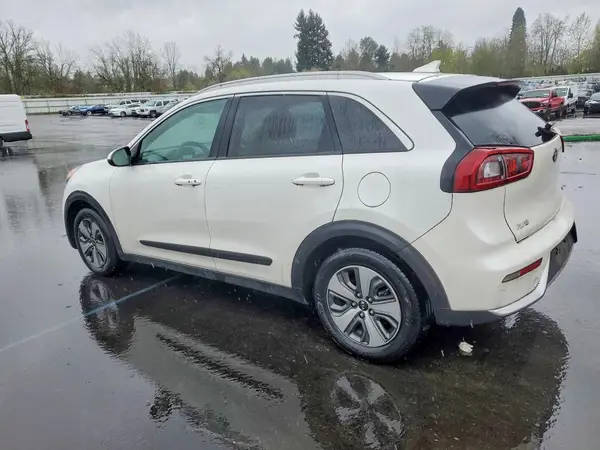 KNDCB3LC3K5234508 2019 KIA NIRO - Image 2