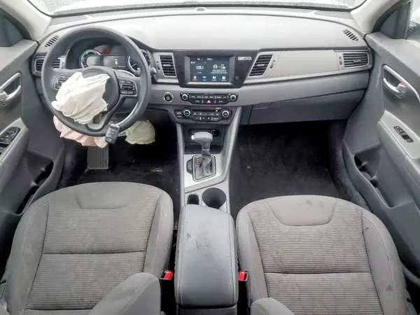 KNDCB3LC3K5234508 2019 KIA NIRO - Image 8