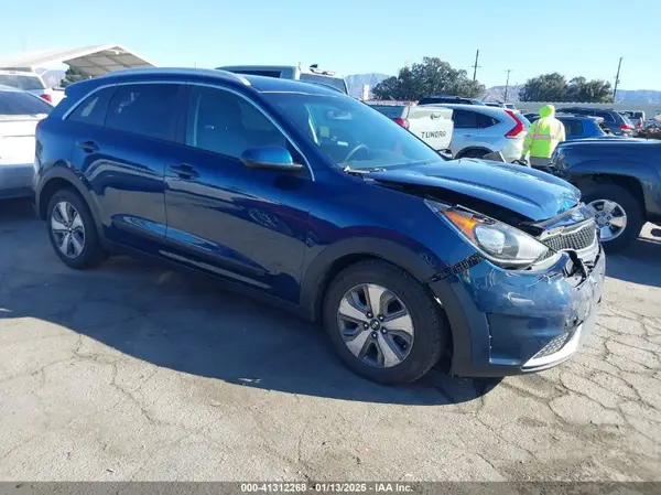 KNDCB3LC3K5238543 2019 KIA NIRO - Image 1