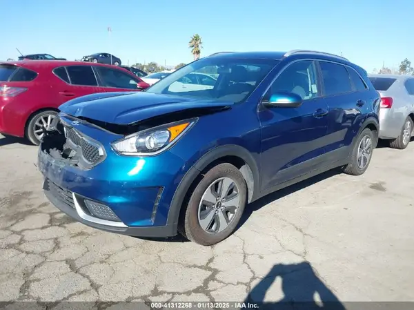 KNDCB3LC3K5238543 2019 KIA NIRO - Image 2
