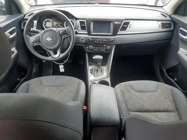 KNDCB3LC3K5242074 2019 KIA NIRO - Image 8