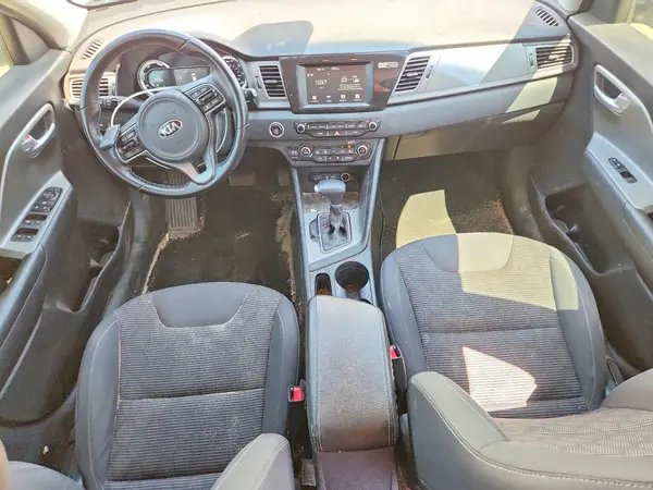 KNDCB3LC3K5249946 2019 KIA NIRO - Image 8
