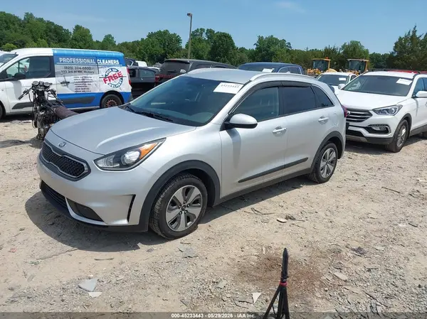 KNDCB3LC3K5253530 2019 KIA NIRO - Image 2