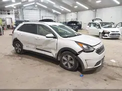 KNDCB3LC3K5264320 2019 KIA NIRO