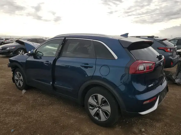 KNDCB3LC3K5265872 2019 KIA NIRO - Image 2