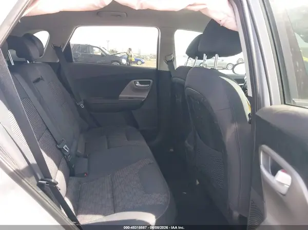 KNDCB3LC3K5265984 2019 KIA NIRO - Image 8