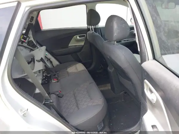 KNDCB3LC3K5282557 2019 KIA NIRO - Image 8