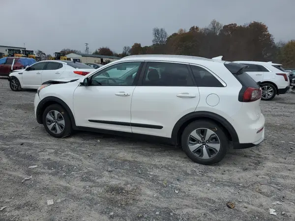 KNDCB3LC3K5297110 2019 KIA NIRO - Image 2