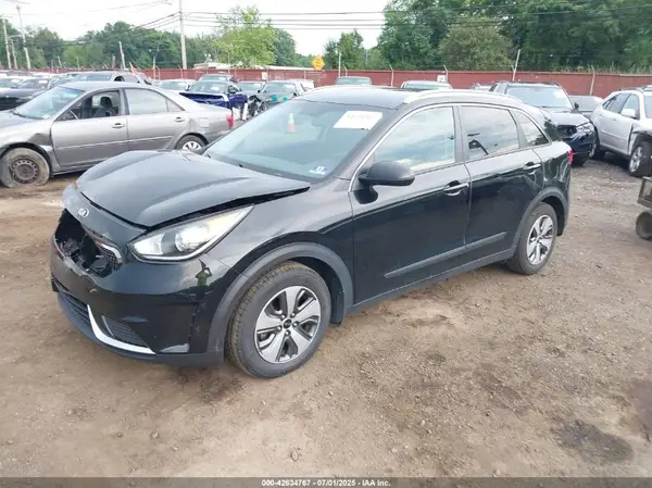 KNDCB3LC3K5303181 2019 KIA NIRO - Image 2