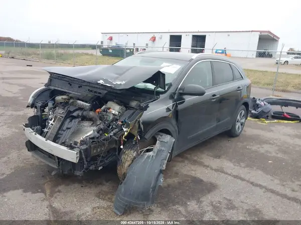 KNDCB3LC3K5305142 2019 KIA NIRO - Image 2