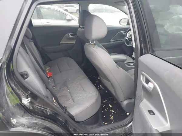 KNDCB3LC3K5305142 2019 KIA NIRO - Image 8