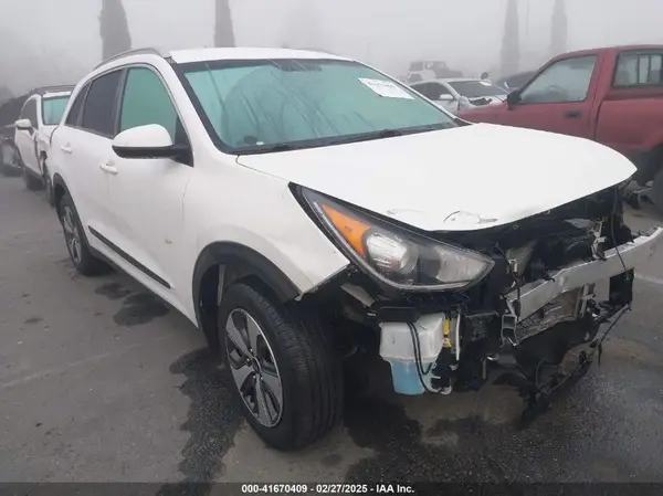 KNDCB3LC3K5317579 2019 KIA NIRO - Image 1