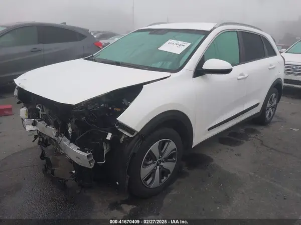 KNDCB3LC3K5317579 2019 KIA NIRO - Image 2
