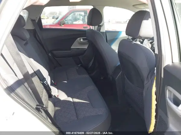 KNDCB3LC3K5317579 2019 KIA NIRO - Image 8