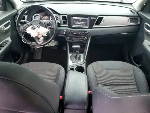 KNDCB3LC3K5322085 2019 KIA NIRO - Image 8