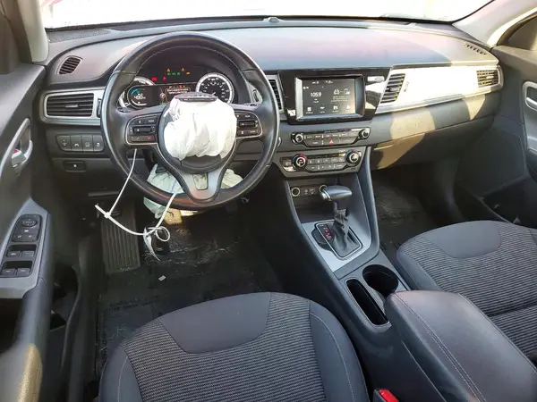 KNDCB3LC3K5322099 2019 KIA NIRO - Image 8