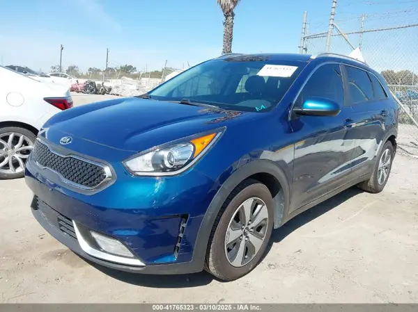 KNDCB3LC3K5322605 2019 KIA NIRO - Image 2