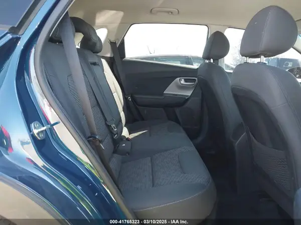 KNDCB3LC3K5322605 2019 KIA NIRO - Image 8