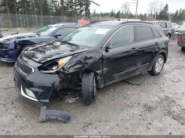 KNDCB3LC3K5331417 2019 KIA NIRO - Image 2