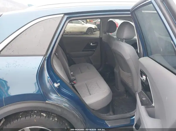 KNDCB3LC3L5400043 2020 KIA NIRO - Image 8