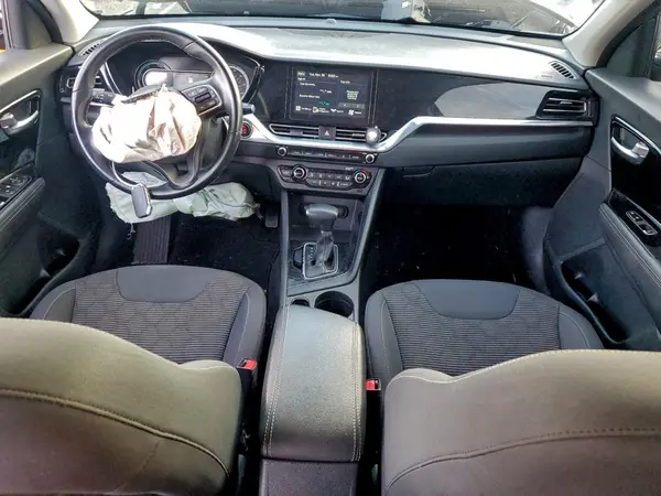 KNDCB3LC3L5424147 2020 KIA NIRO - Image 8
