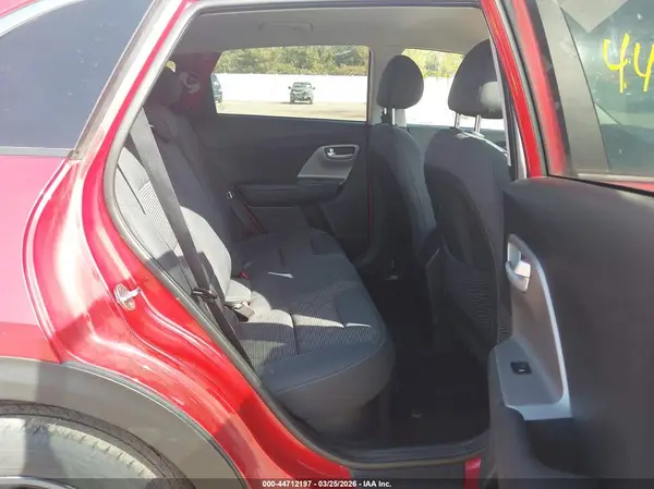 KNDCB3LC3M5463564 2021 KIA NIRO - Image 8